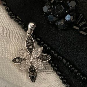 10 White Gold Black Diamond Flower Pendant